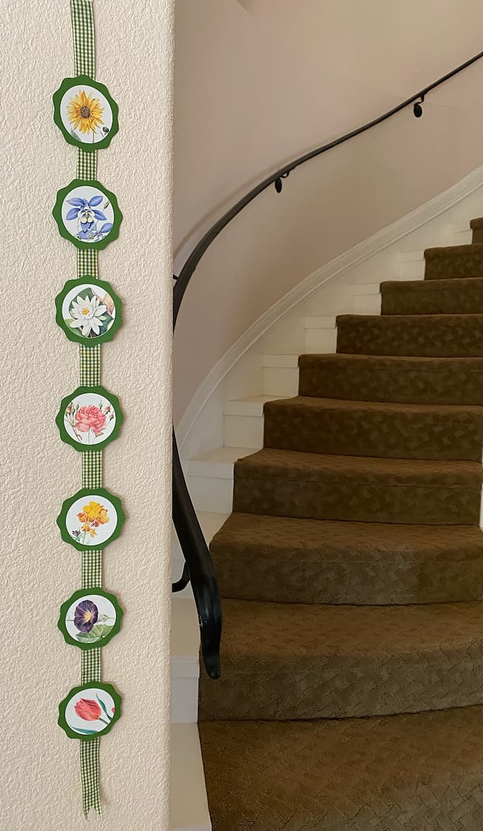 Vintage Botanical Medallion Garland Cakewalk for Mozaic Studio