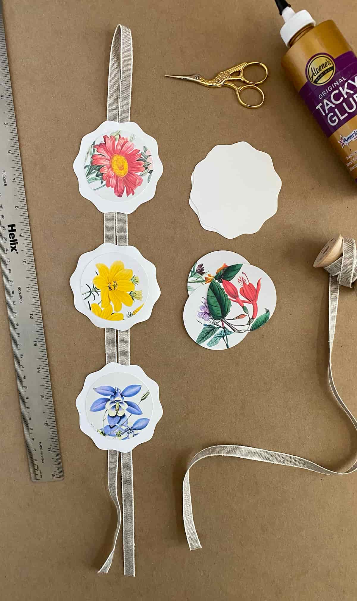 Vintage Botanical Medallion Garland Cakewalk for Mozaic Studio